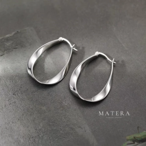 [New Arrivals] Bông tai bạc 𝐋𝐮𝐜𝐲 𝐓𝐰𝐢𝐬𝐭 MATERA S925 khuyên bạc uốn sóng thời thượng thanh lịch MBT55